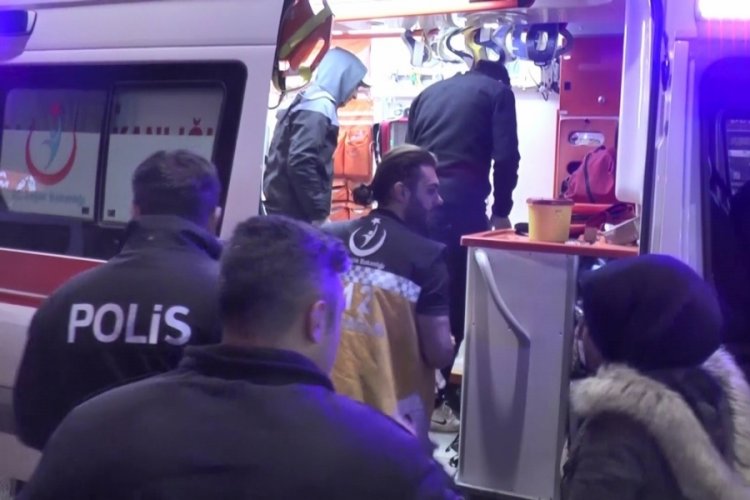 İki arkadaşın bı&ccedil;akla şakalaşmasında kan aktı