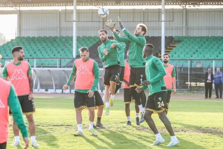 Kocaelispor ile Bandırmaspor kozlarını paylaşacak