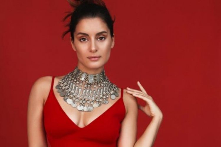 Atiye, sessiz sedasız evlendiği eşiyle ilk kez fotoğrafını paylaştı