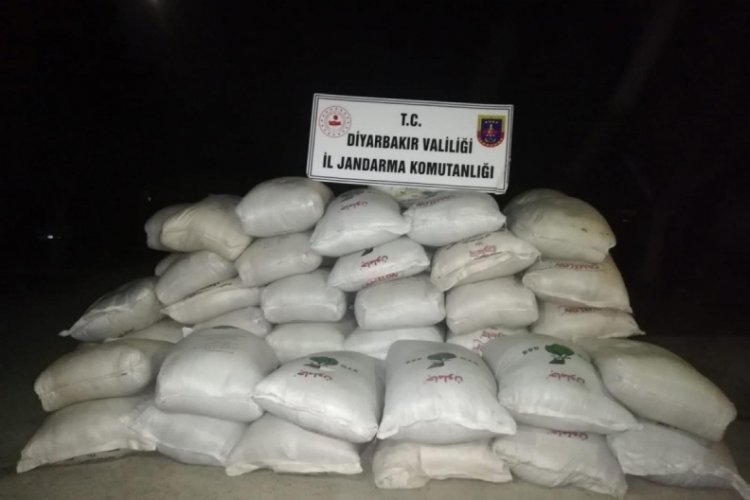 Jandarma ka&ccedil;ak&ccedil;ılara ge&ccedil;it vermiyor