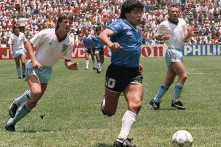 Maradona'nın giydiği forma m&uuml;zayedede satılacak