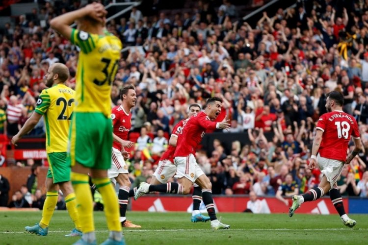 Cristiano Ronaldo, Norwich City'yi dağıttı!
