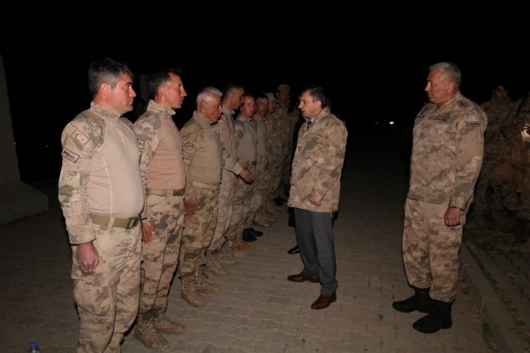 Hulusi Şahin, Eren Kış-34 operasyon b&ouml;lgesinde incelemelerde bulundu