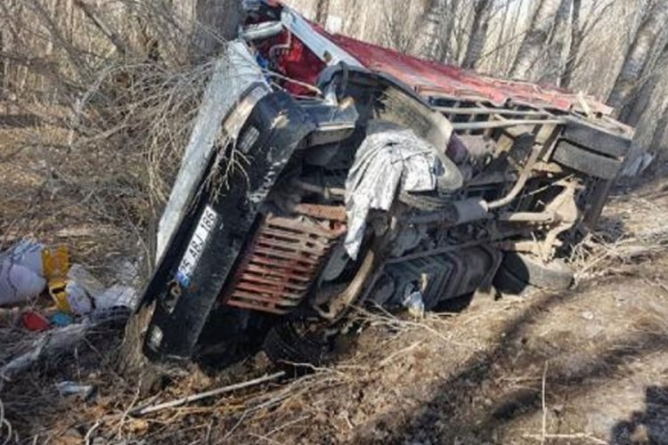 Ağrı'da katliam gibi kaza! 2'si &ccedil;ocuk 5 &ouml;l&uuml;