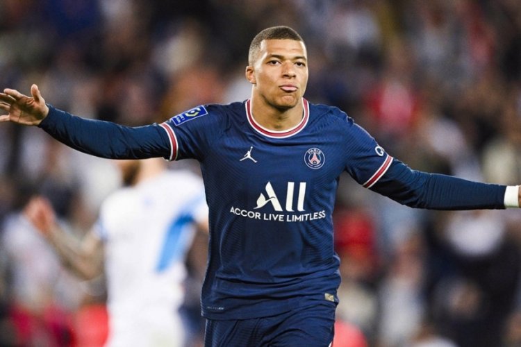 PSG, sahasında Marsilya'yı devirdi