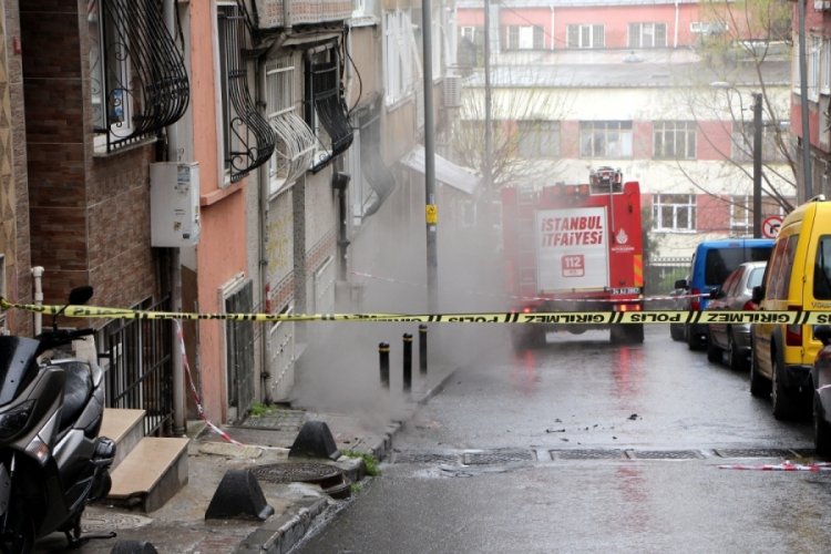 İstanbul'da yeraltı kablolarında patlama