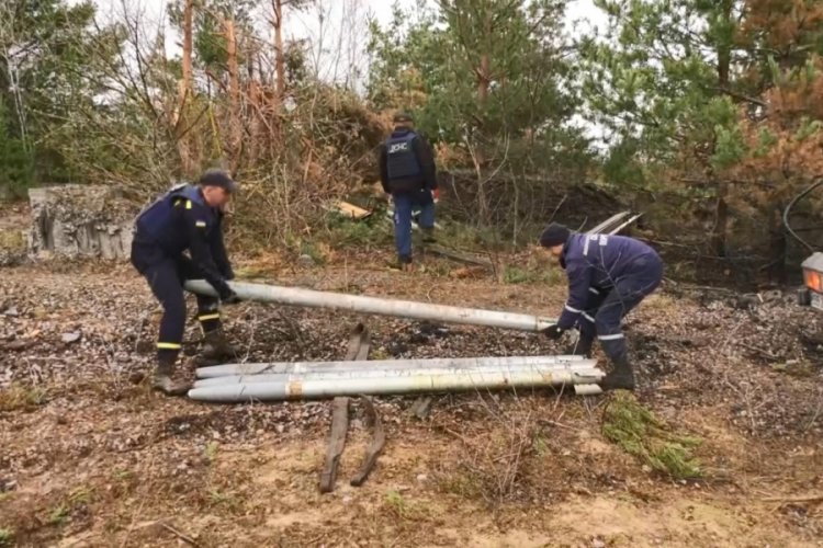 &Ccedil;ernihiv'de patlayıcılar toplanıyor