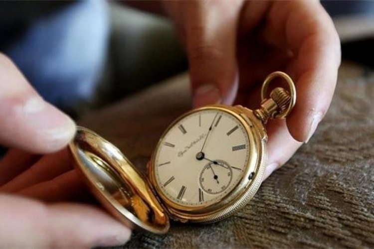 Nazilerin &ccedil;aldığı saat 80 yıl sonra ger&ccedil;ek sahibinde