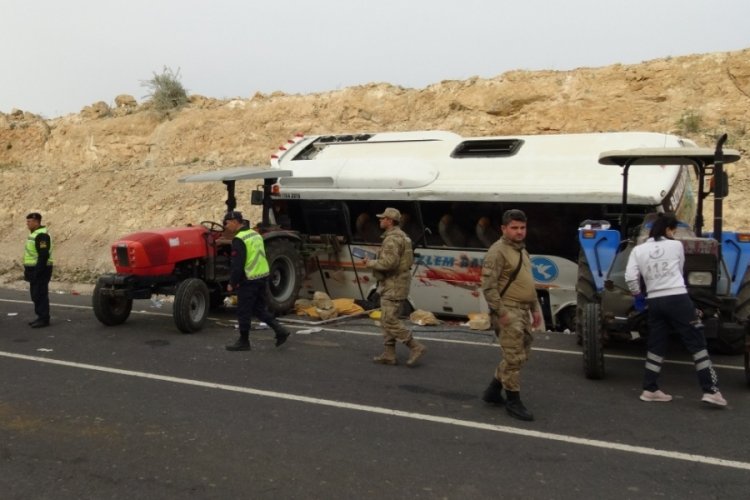 Batman'da feci trafik kazası: 3 &ouml;l&uuml;, 4 yaralı