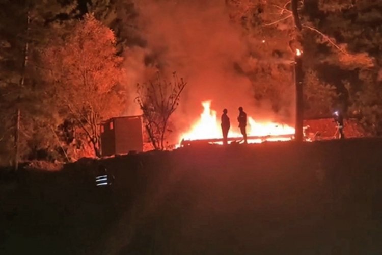 Muğla'da bungalovlar alev alev yandı