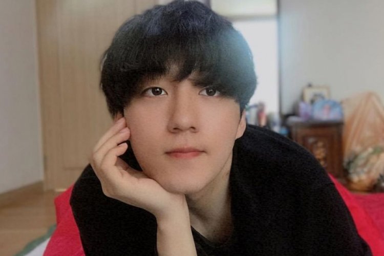 K-pop yıldızı Daud Kim umreye gitti