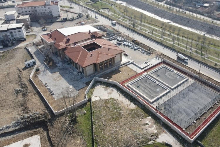Bursalı gen&ccedil;ler, gen&ccedil;lik merkezi i&ccedil;in g&uuml;n sayıyor