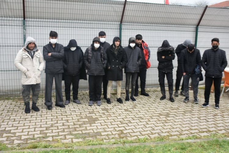 Yunanistan'ın Afgan g&ouml;&ccedil;menleri darbedip, geri ittiği iddiası
