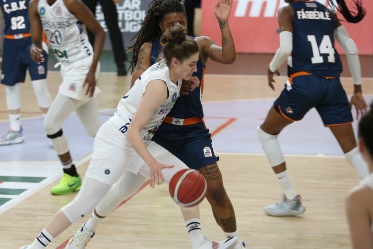 Potanın İncileri evinde hezimete uğradı