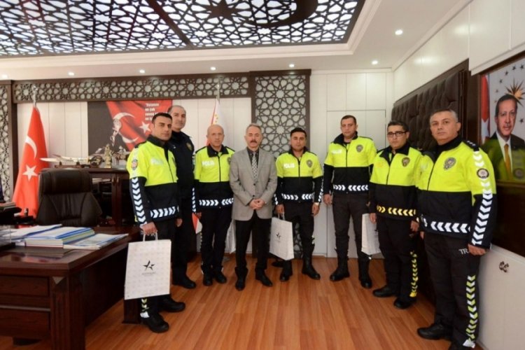 Polise r&uuml;şvet teklifi cezasız kalmadı