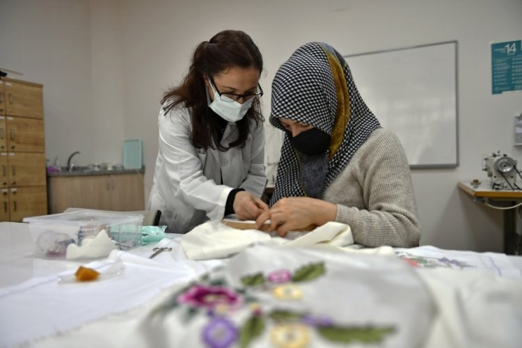 Bursa'nın el emekleri sergilendi