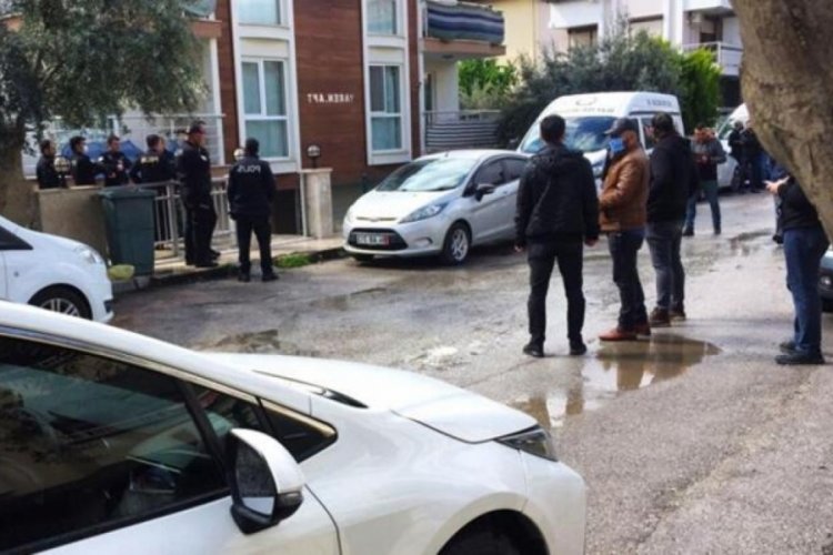 Polis memuru yalnız yaşadığı apartta &ouml;l&uuml; bulundu