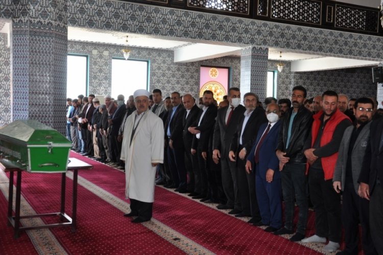 Gaziantep'te iş makinesinin &ccedil;arptığı Ali İhsan toprağa verildi
