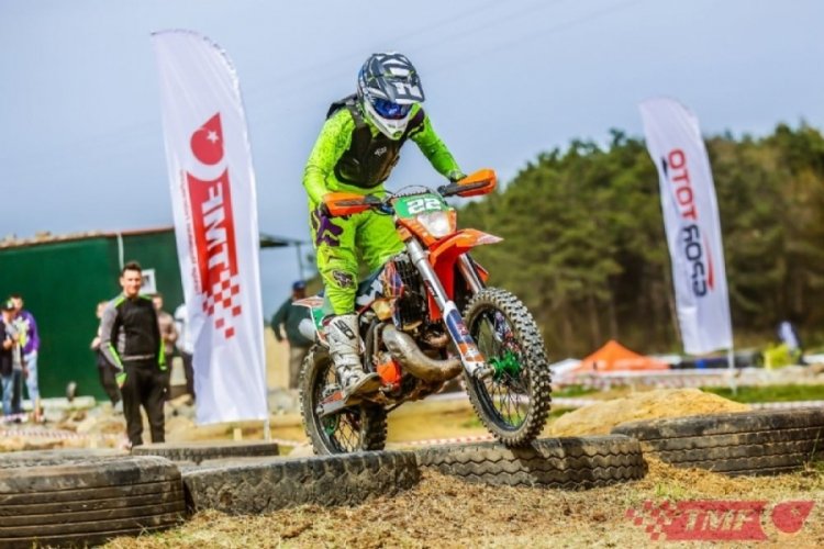 S&uuml;per Enduro Şampiyonası'ndan İZMOK kupalarla d&ouml;nd&uuml;