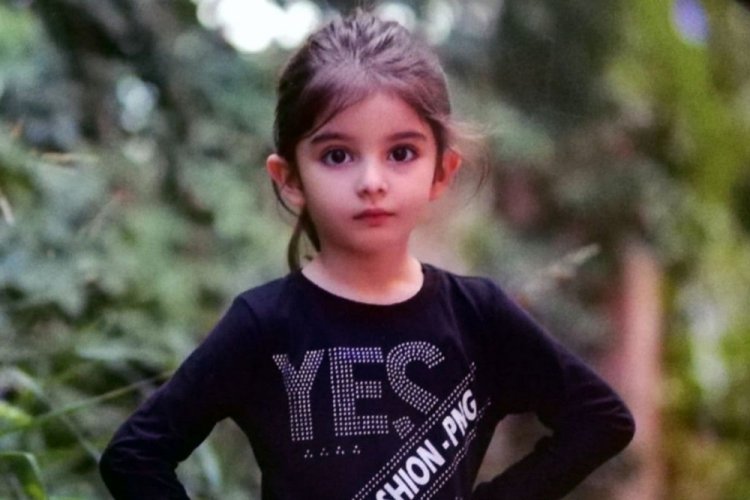 Hatay'da annesinin &ouml;ld&uuml;rd&uuml;ğ&uuml; Elif, toprağa verildi