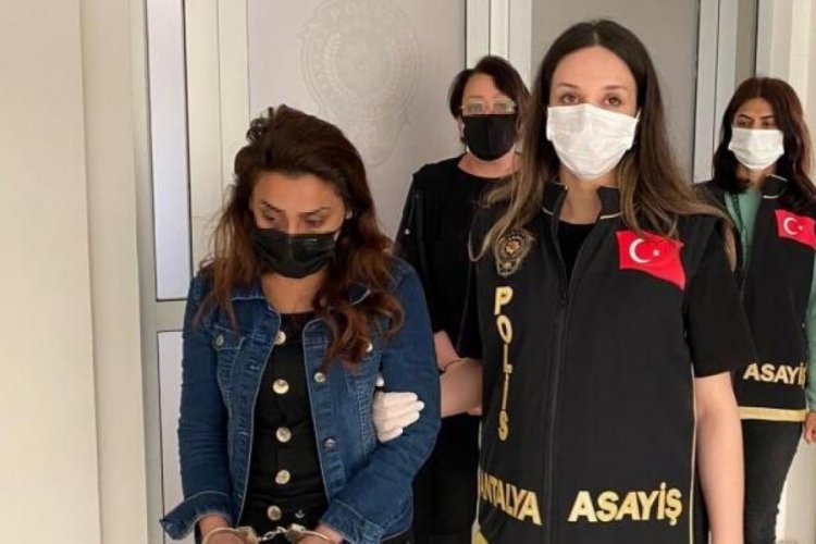 Antalya'da sahte altın satan 2 kadın yakalandı