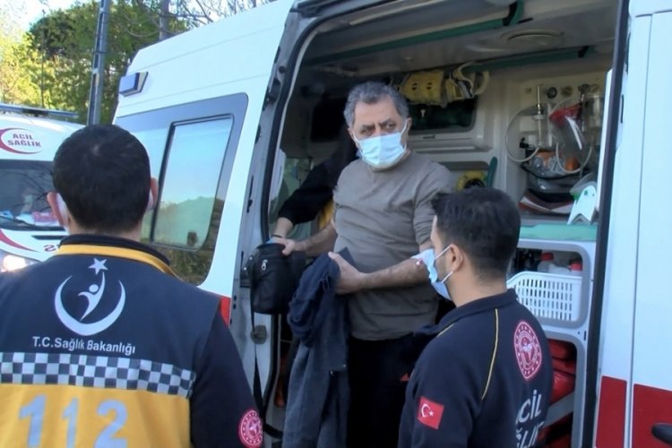 Otomobil ile hafif ticari ara&ccedil; kafa kafaya &ccedil;arpıştı