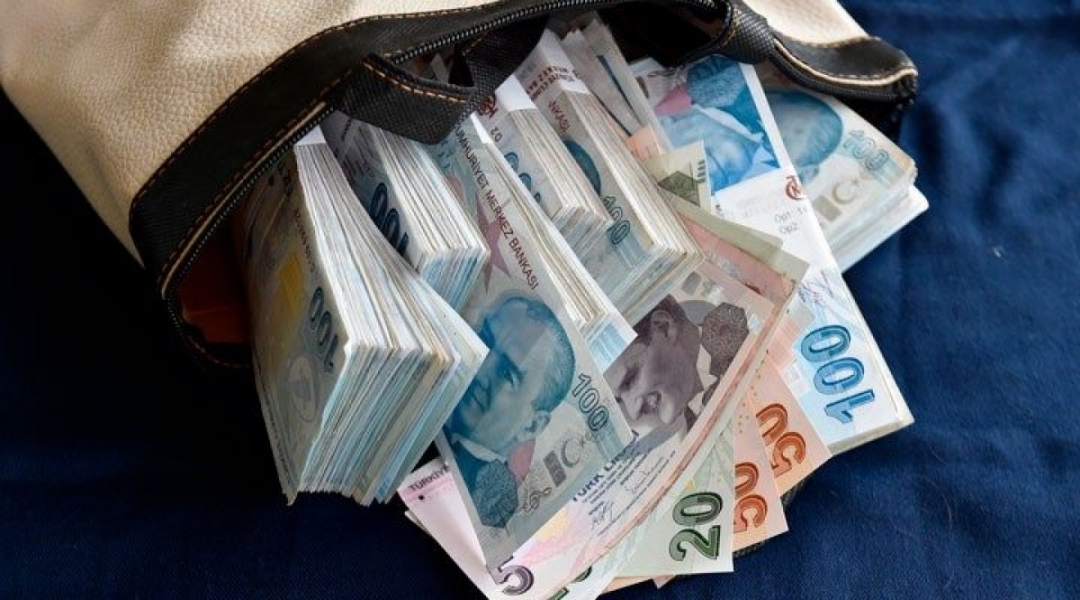 Kredi, bir&ccedil;ok kullanıcının kamburu olmaya devam ediyor
