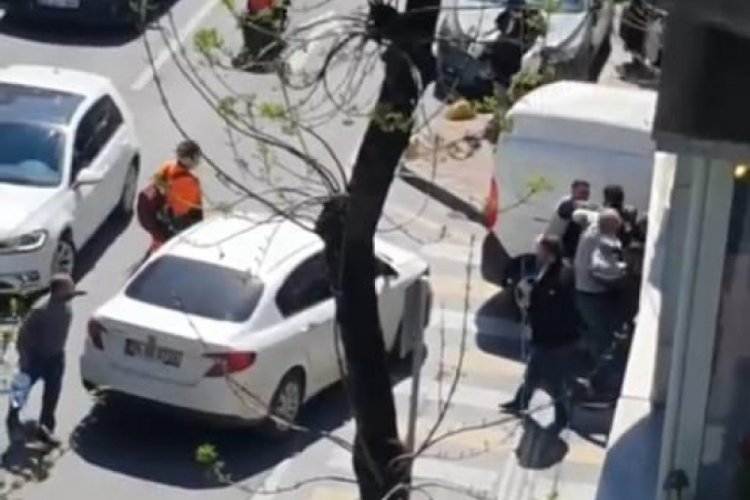 Yol verme tartışmasında yumruk yumruğa kavga