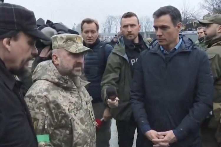 Pedro Sanchez'den Kiev'e ziyaret