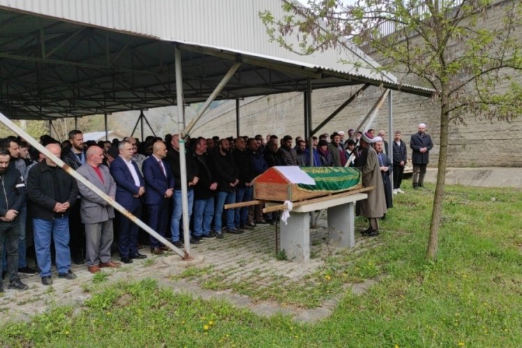 Sakarya'da okuldaki kavgada &ouml;len Enes, toprağa verildi