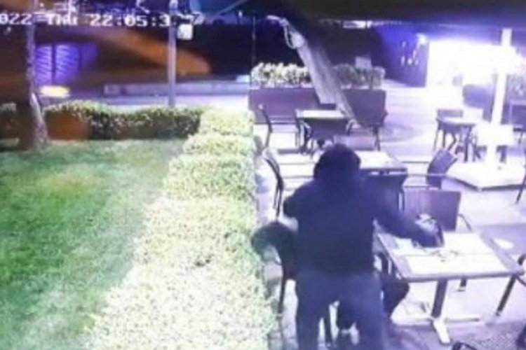 Trabzon'da korkun&ccedil; cinayet! Bir anda sandalyeden kalktı ve...