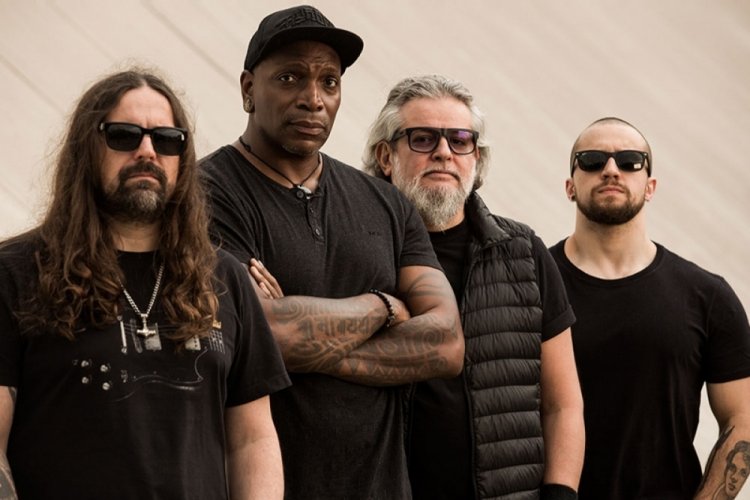 Sepultura T&uuml;rkiye'ye geliyor
