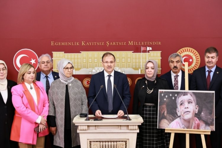 Hakan &Ccedil;avuşoğlu: Savaştan ka&ccedil;an &ccedil;ocuklar...