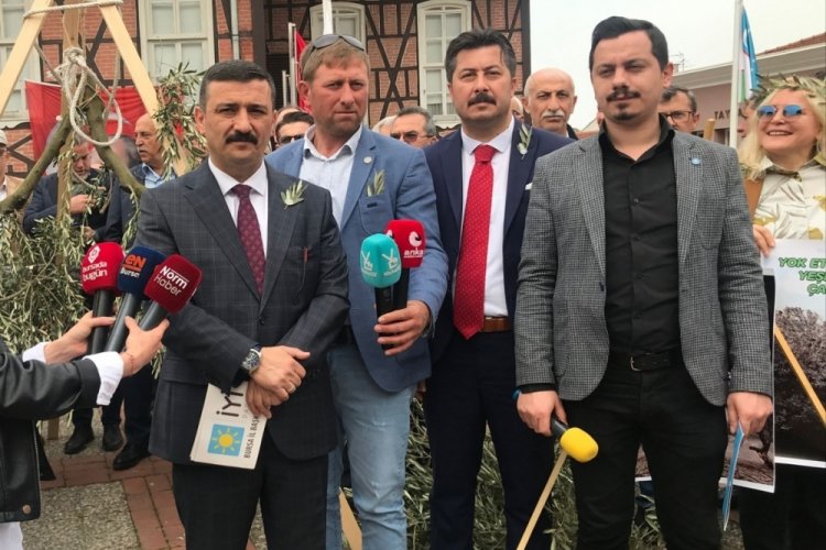İYİ Parti Bursa'dan "darağaçlı" protesto! Türkoğlu: Bu yönetmelik zeytinin idam fermanı