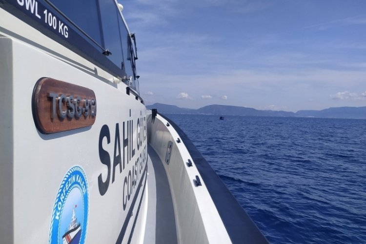 İzmir a&ccedil;ıklarında 23 d&uuml;zensiz g&ouml;&ccedil;men kurtarıldı
