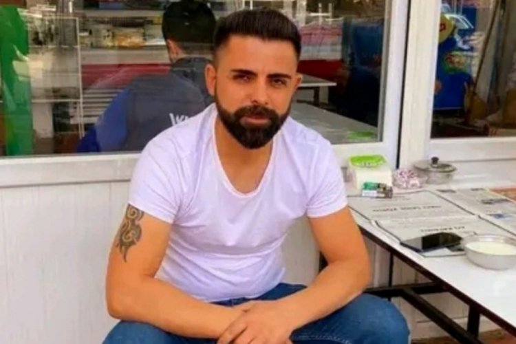 Babası oğlunu odasında &ouml;l&uuml; buldu