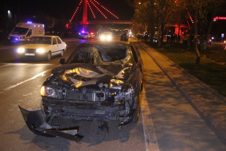 Yolun karşısına ge&ccedil;mek istediler, hayatlarını kaybettiler