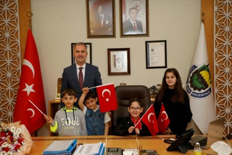 İneg&ouml;l Belediyesi'nde makam koltukları &ccedil;ocuklarda