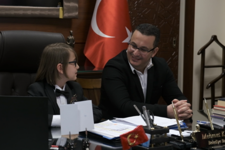 Bursa Mustafakemalpaşa'da 23 Nisan'da t&uuml;m yetki &ccedil;ocuklarda