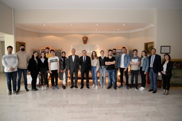 Bursa iş d&uuml;nyası gen&ccedil;lere sahip &ccedil;ıkıyor