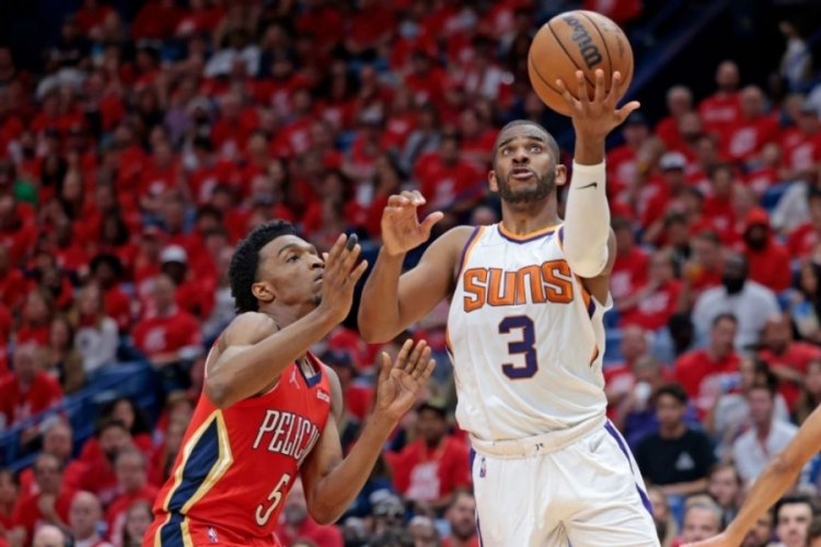 Phoenix Suns avantajı yakaladı