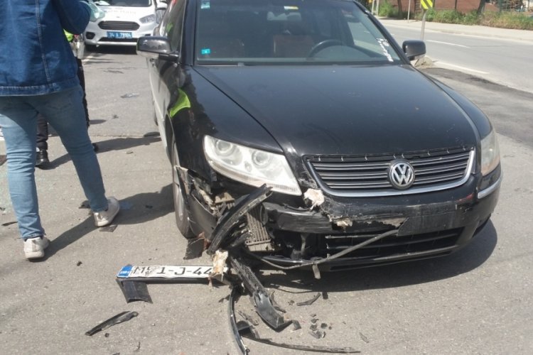 Zincirleme kazada 2 &ccedil;ocuk yaralandı