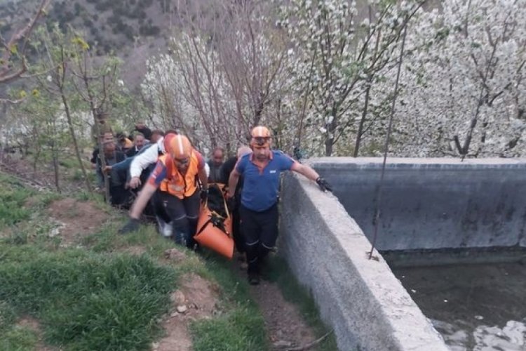 U&ccedil;uruma d&uuml;şen ara&ccedil;taki 1 kişi hayatını kaybetti