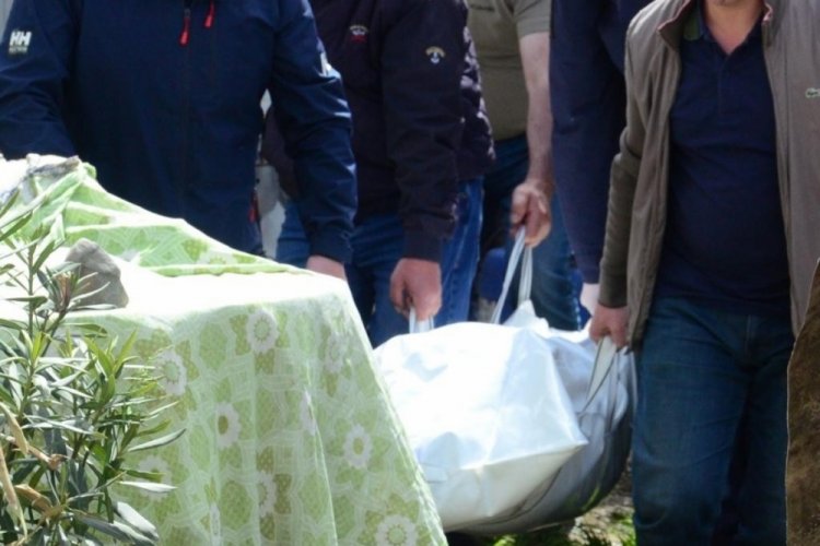 Bek&ccedil;ilik yaptığı kul&uuml;bede &ouml;l&uuml; bulundu