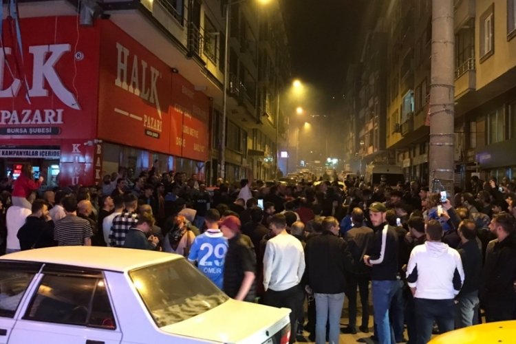 Bursa'da erken şampiyonluk kutlamaları trafiği kilitledi