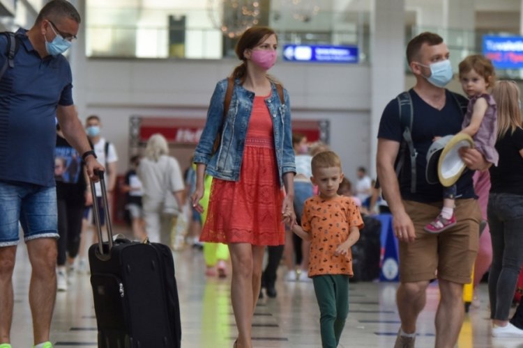 Antalya'ya gelen turist sayısı 1 milyonu aştı