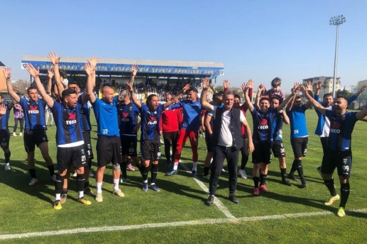 Karacabey Belediyesporlu futbolcular Kırşehir galibiyetini değerlendirdi