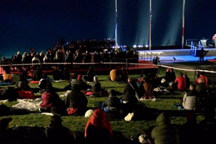 Anzak Koyu'nda geleneksel 'Şafak ayini'