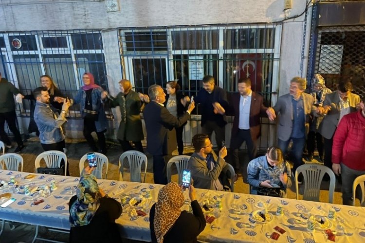 Bursa'da Rumeli camiasından sahur buluşması