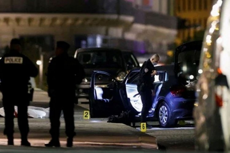 Polis "dur" ihtarına uymayan araca ateş a&ccedil;tı